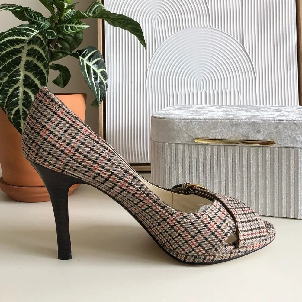 AK Anne Klein Plaid Houndstooth Heel Pump Brown Tan Gold Brass hardware size 6.5 - Picture 9 of 16